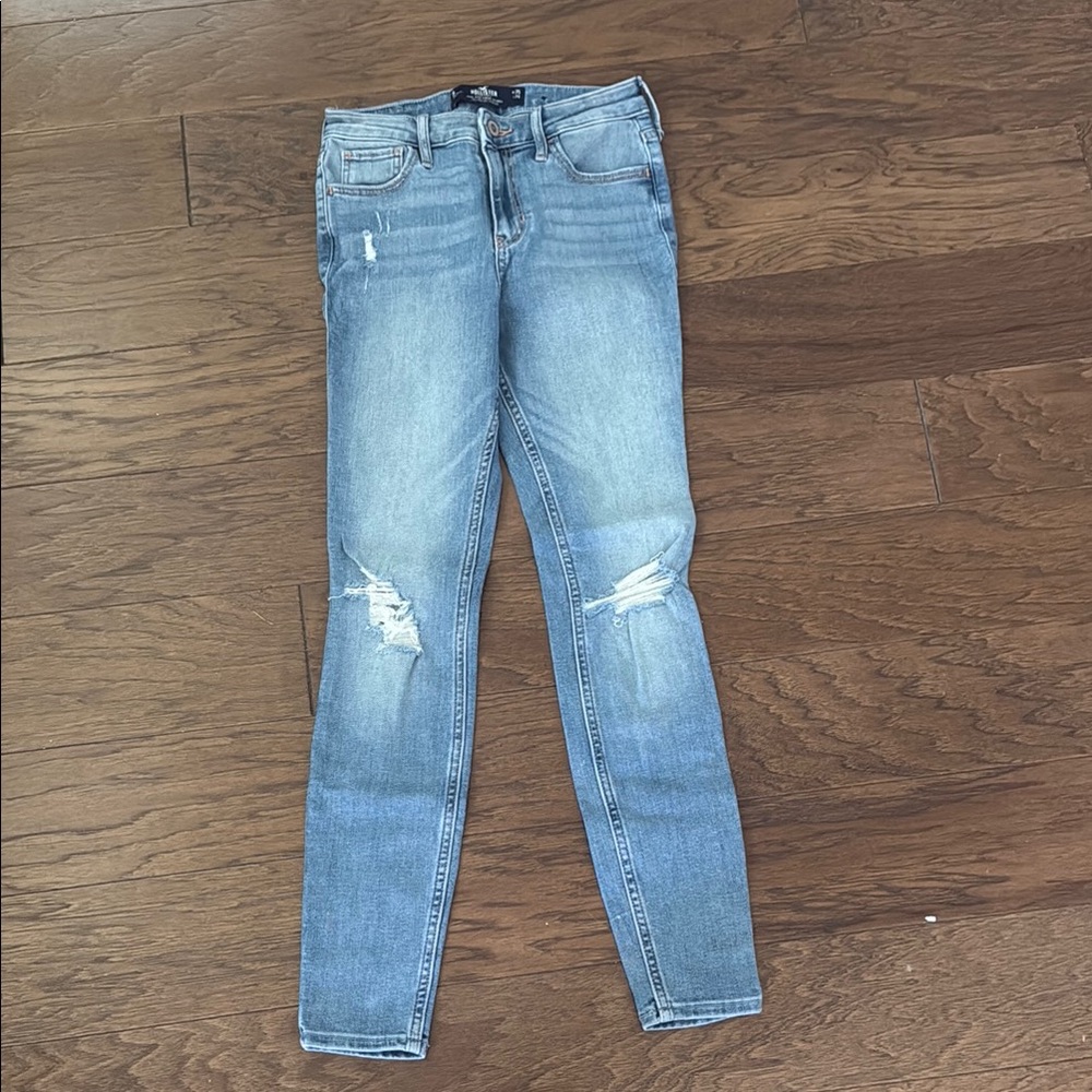 Hollister Women's Blue Distressed Jeans